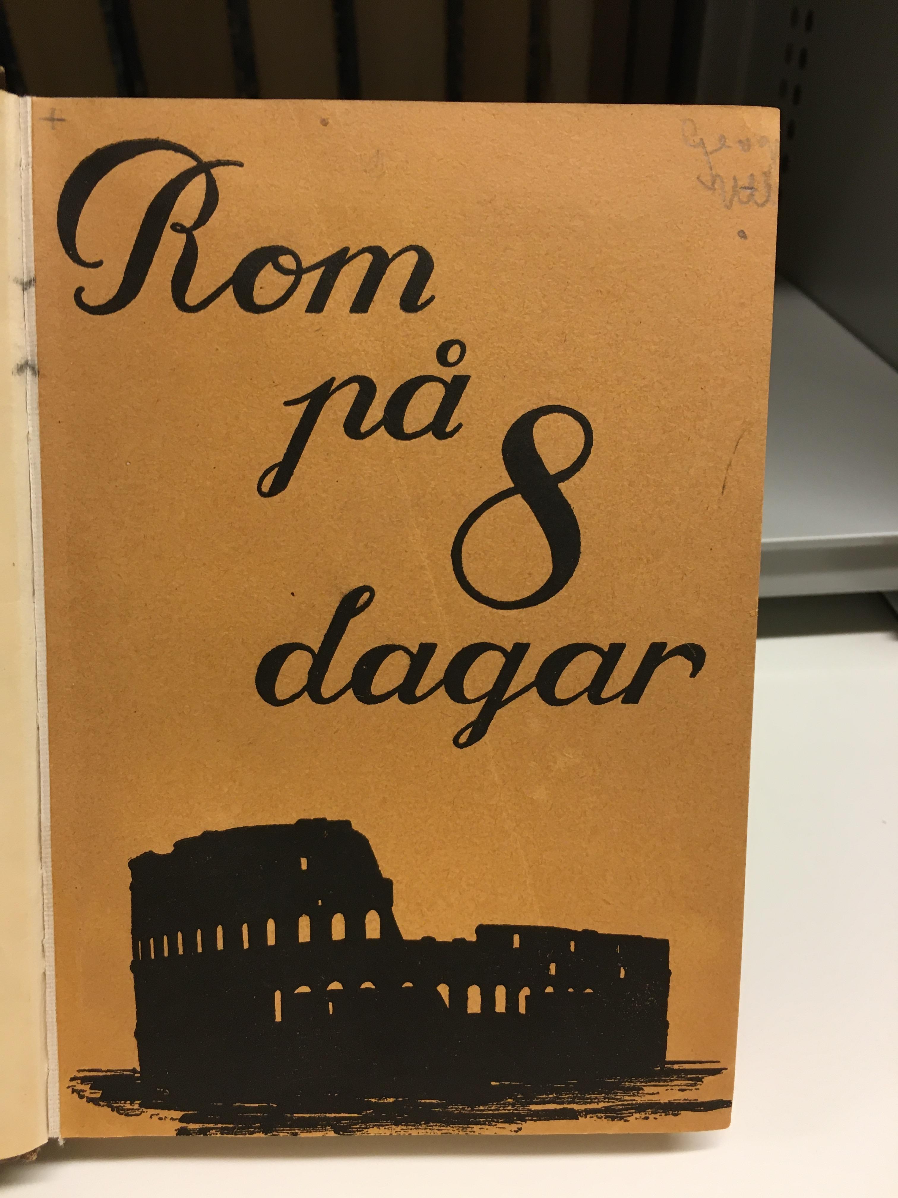 Titelsida på resebok, med en svart silhuett av Colosseum mot en gul bakgrund.