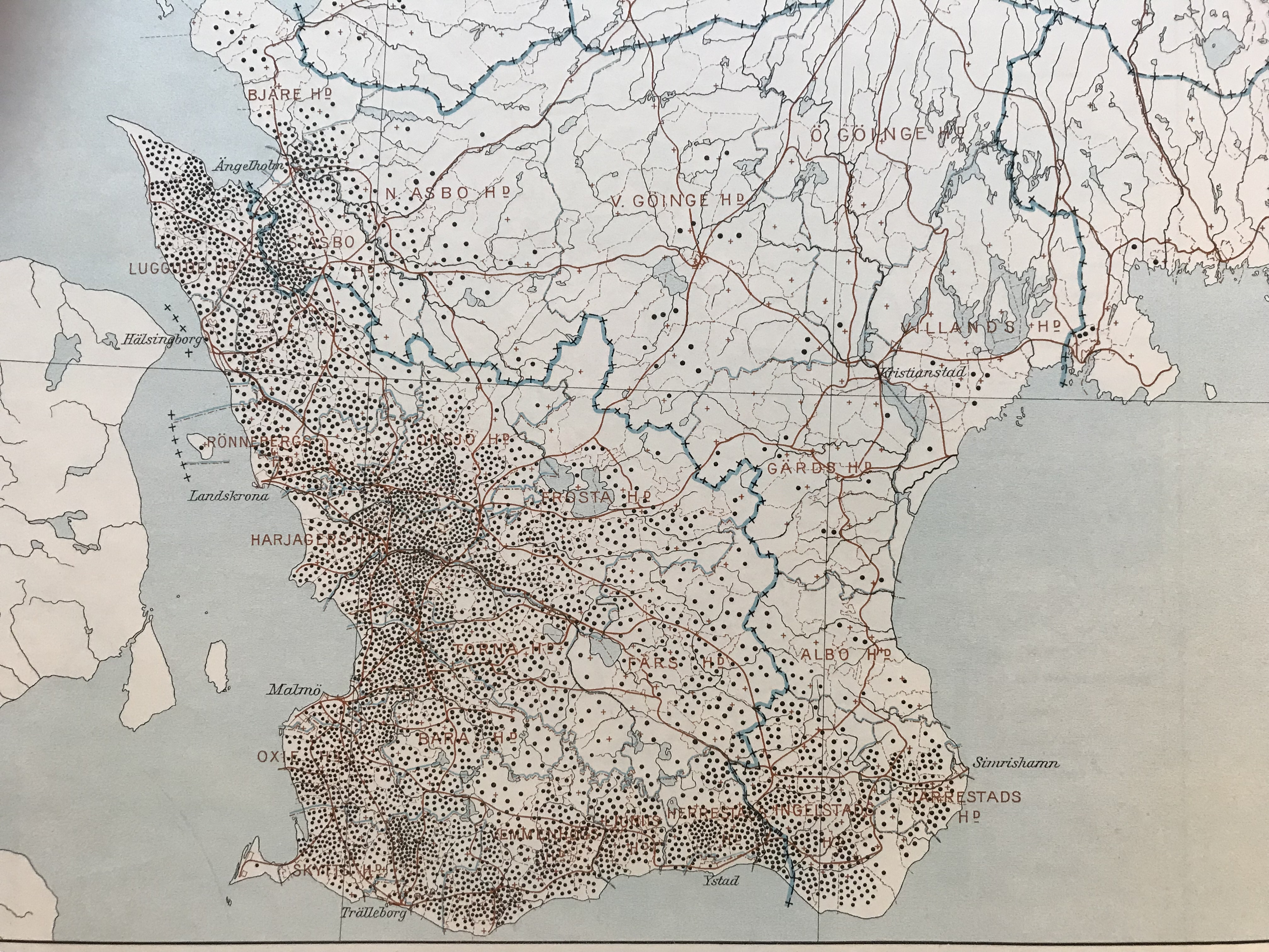 Karta som visar sydligaste Sverige. Sydvästra Skåne är täckt av svarta prickar, i norra Skåne och övriga sydsverige är det mycket glesare.